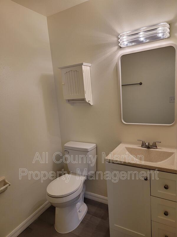 Building Photo - 10484 SW 85th Ct