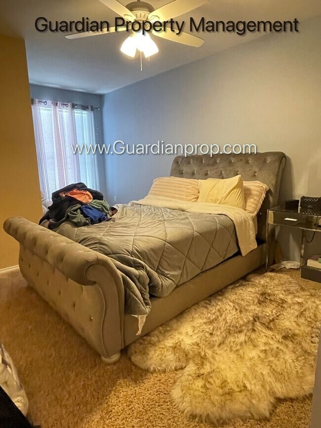 Building Photo - Eden Prairie Southwest Station Condo, 2 Full Baths, 1 Parking Space, Amenity Rich Building