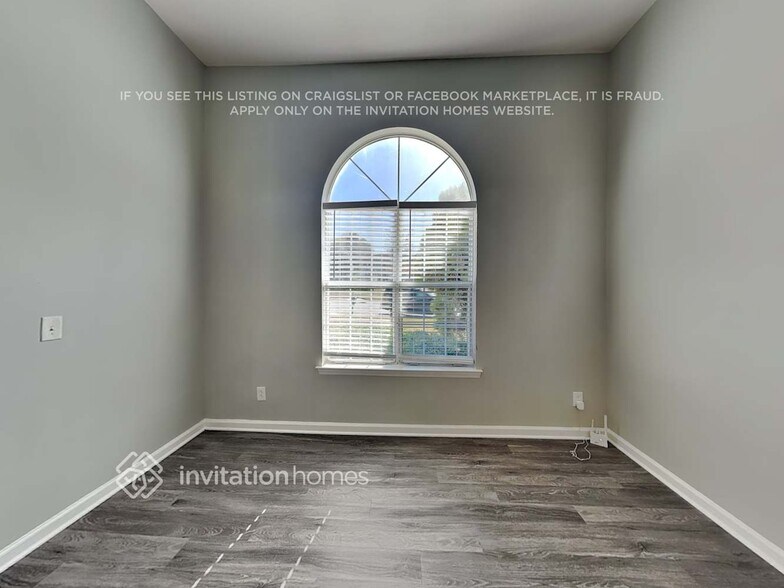 Building Photo - 474 Carlisle Dr