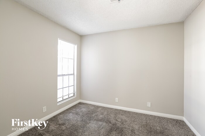 Building Photo - 2309 Decosta Cir