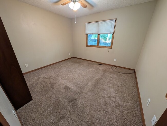Building Photo - Elk River 3bd 2ba House For Rent