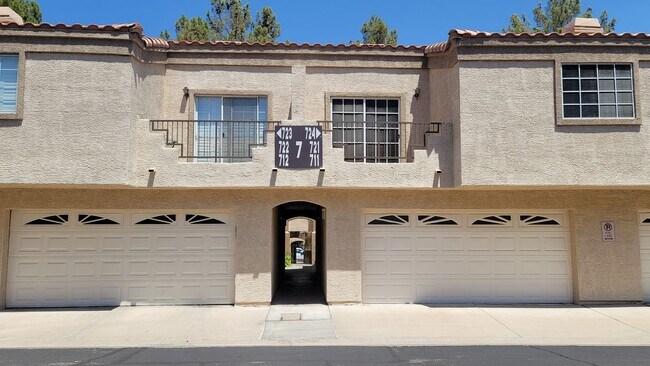 Building Photo - Great Location in Green Valley