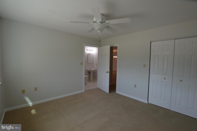 Building Photo - 102 Mercer Ct