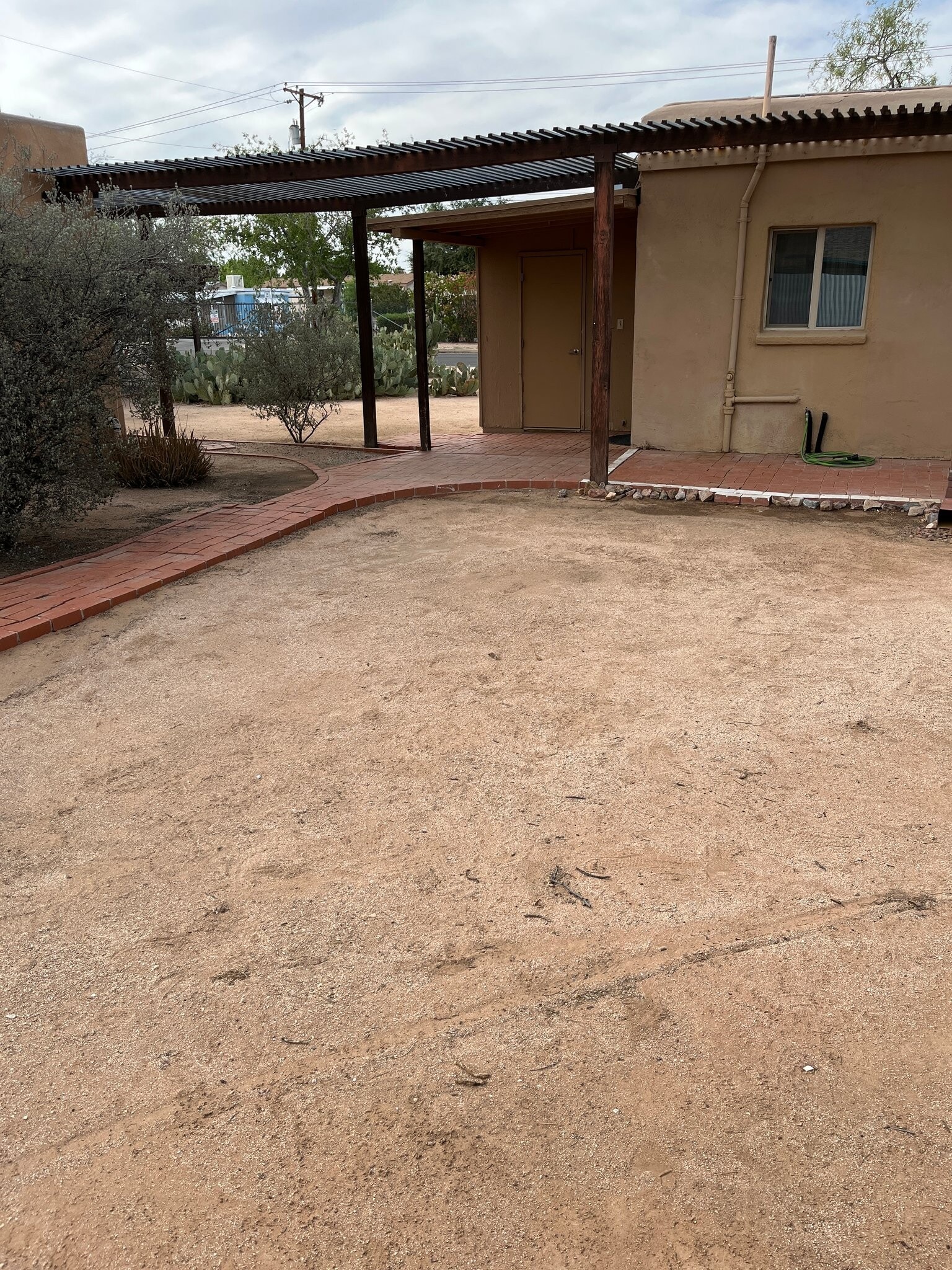 Building Photo - 2037 N Santa Rosa Ave