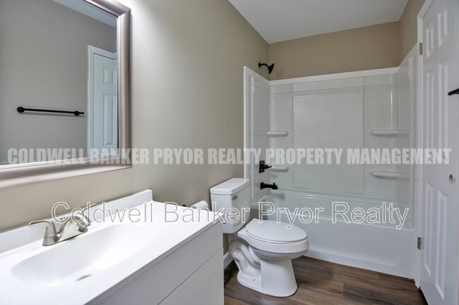 Building Photo - 5824 Moody Sawyer Rd