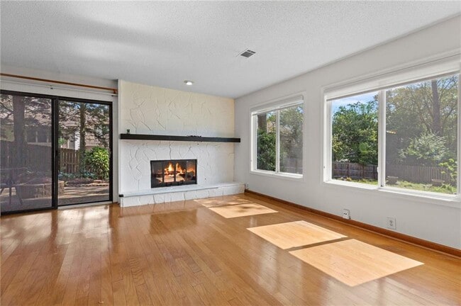 Building Photo - 890 Muirfield Ridge NE