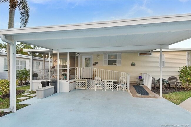 Building Photo - 7073 SE Birchwood Ln