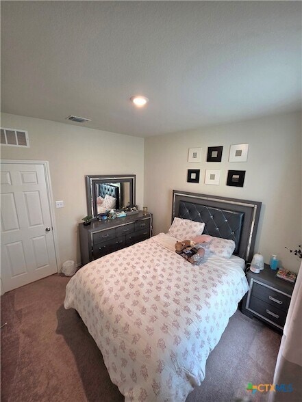 Building Photo - 350 Bedford Falls Ln