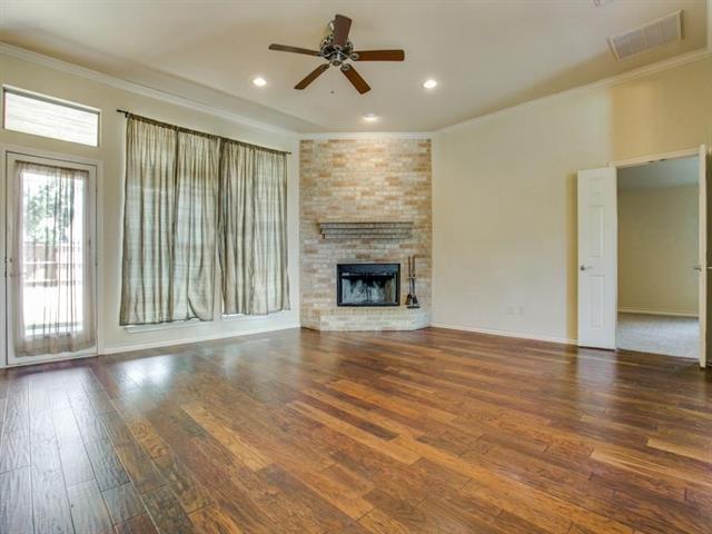 Building Photo - 1708 Rockview Dr