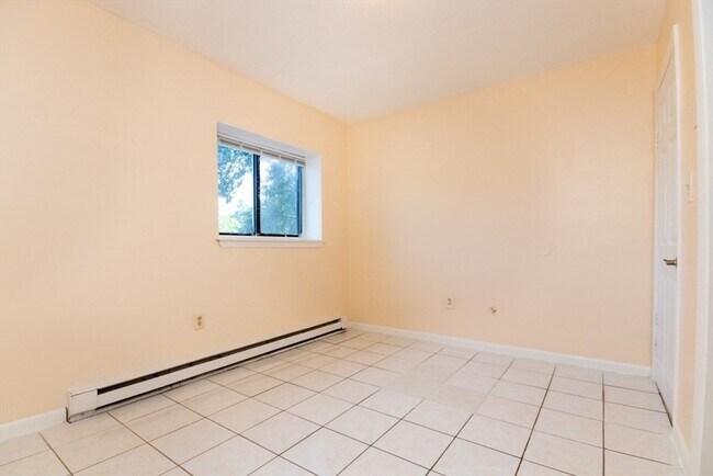 Building Photo - 590 American Legion Hwy