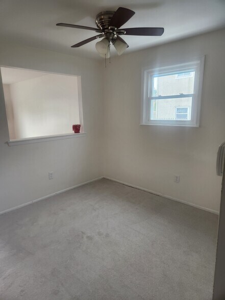Dining Room - 1100 Vincent Rd