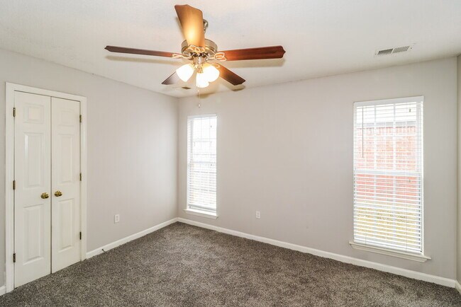 Building Photo - 9111 Kaitlyn Dr S