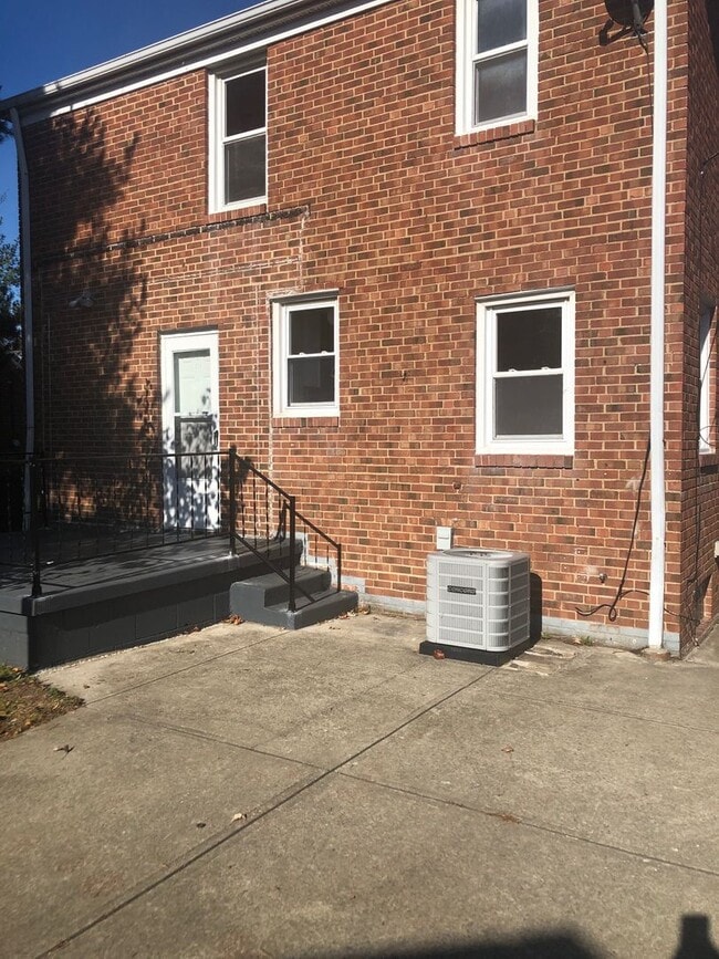 Building Photo - Check out this fully remodeled brick colon...