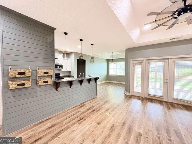 Building Photo - 130 Boatsman Way