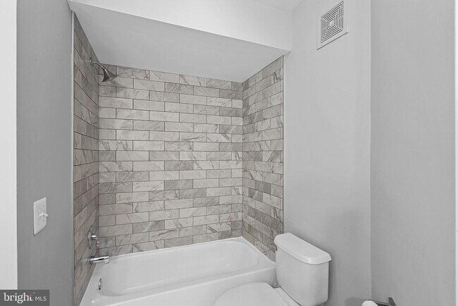 Building Photo - 21850 Locomotive Terrace