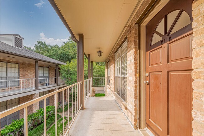 Building Photo - 811 Wax Myrtle Ln