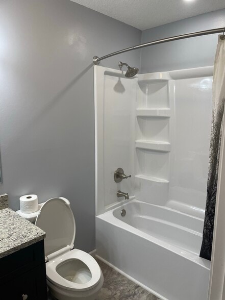 Building Photo - 1812 Briarwood Dr