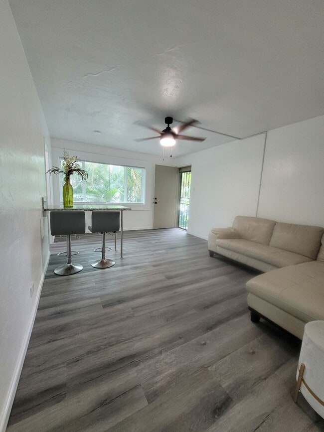 Building Photo - 454 Kuamo'o St