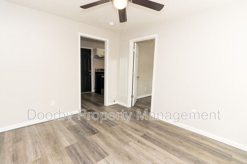 Building Photo - 207 Napier St