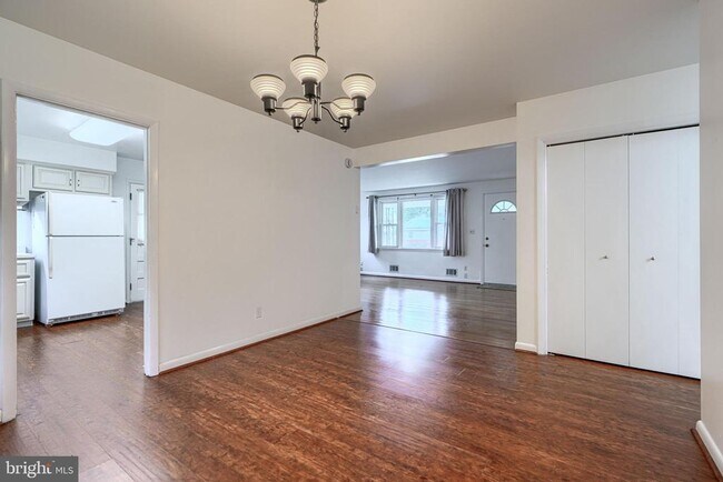 Building Photo - 112 Springside Dr