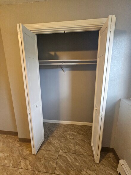 Building Photo - 4613 E 7th Ave