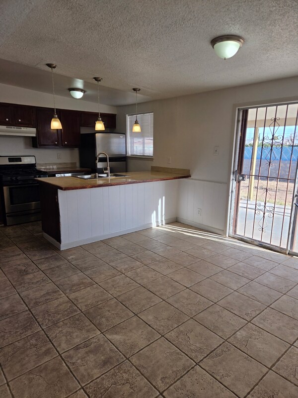 Building Photo - 5620 Salem Dr