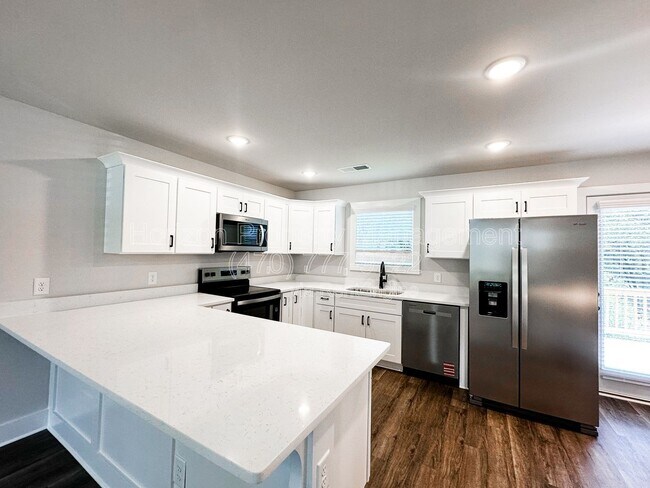 Building Photo - 3475 Monterey St