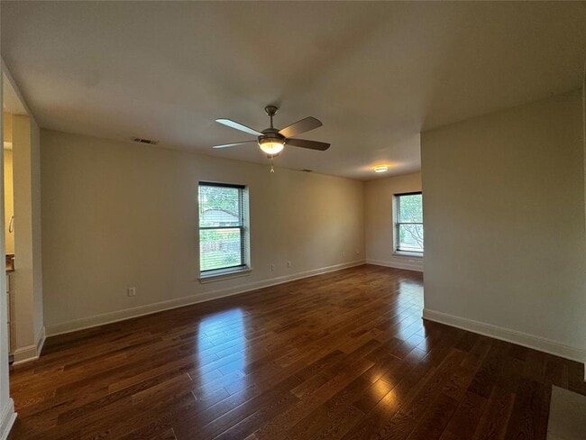 Building Photo - 1216 W 22nd St