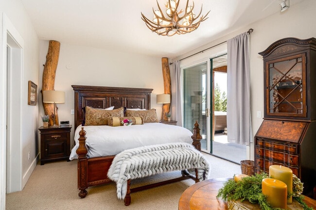 Building Photo - 4 Lower Saddle Ridge Rd