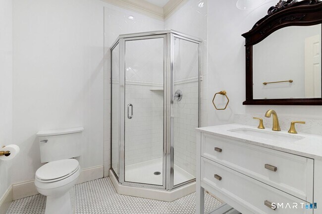 Building Photo - 59 Crescent Rd