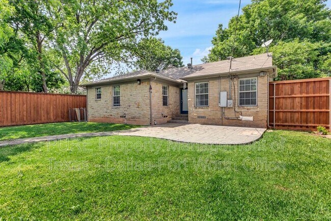 Building Photo - 2234 W Colorado Blvd