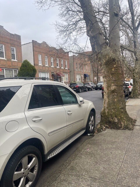 Building Photo - 296 E 92nd St