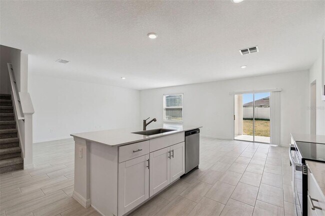 Building Photo - 1712 Tropical Oasis Ave