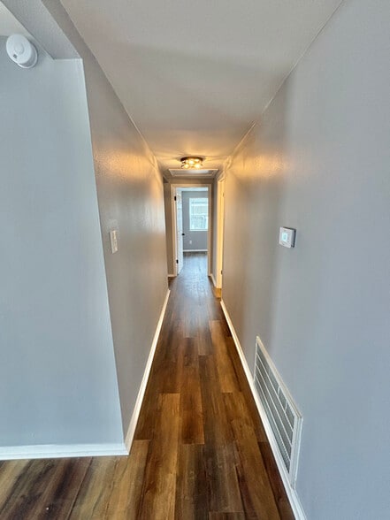 Building Photo - 6221 Jacksonville Cutoff Rd