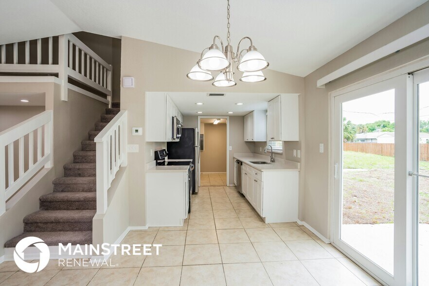 Building Photo - 1043 Cazenovia St