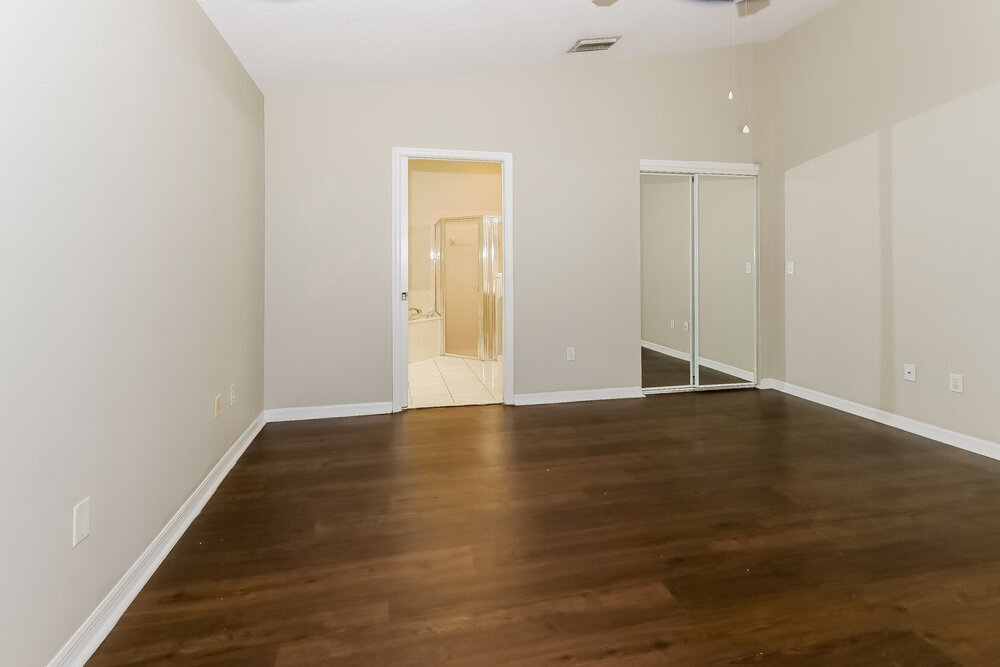 Building Photo - 12996 Meadowbreeze Dr