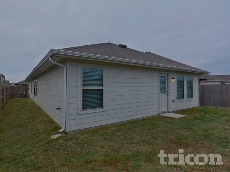 Building Photo - 17527 Grand Fir Ln