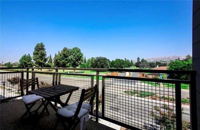 Building Photo - 430 W Central Ave