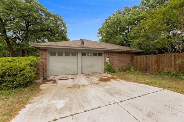 Building Photo - 5622 Woodhollow Dr