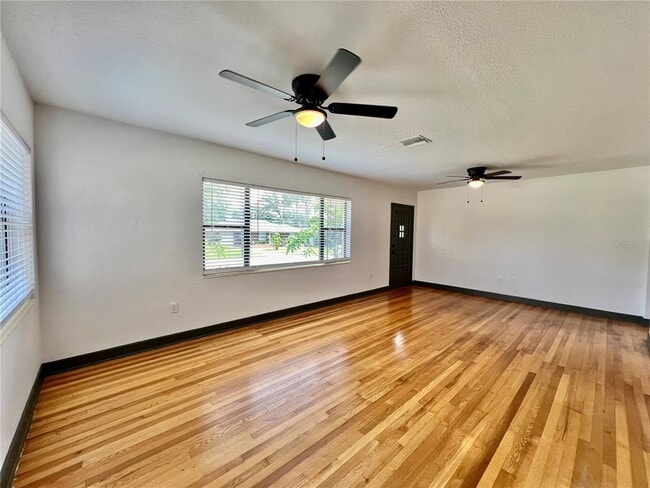 Building Photo - 1535 Grove St