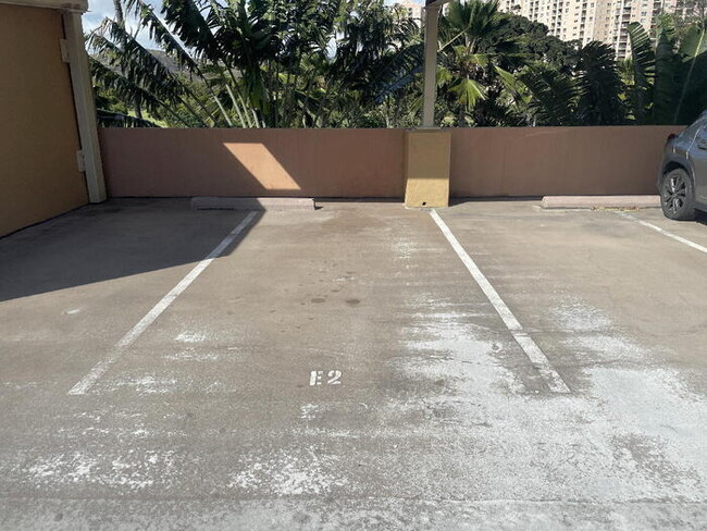 Building Photo - PLAZA LANDMARK studio w/pkg, sec, amens