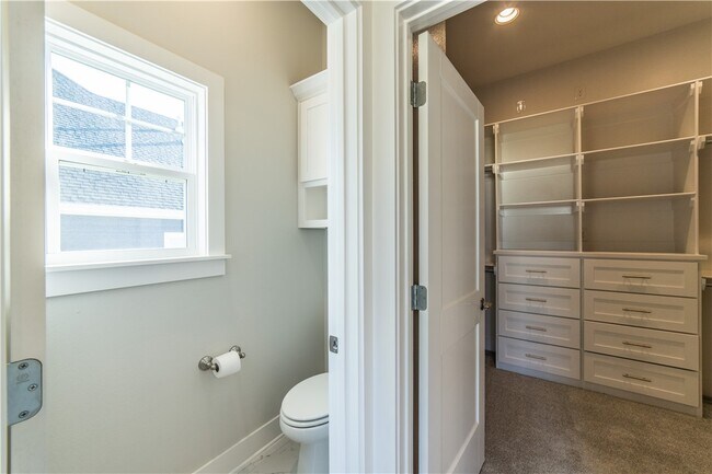 Building Photo - 6417 S 62nd St