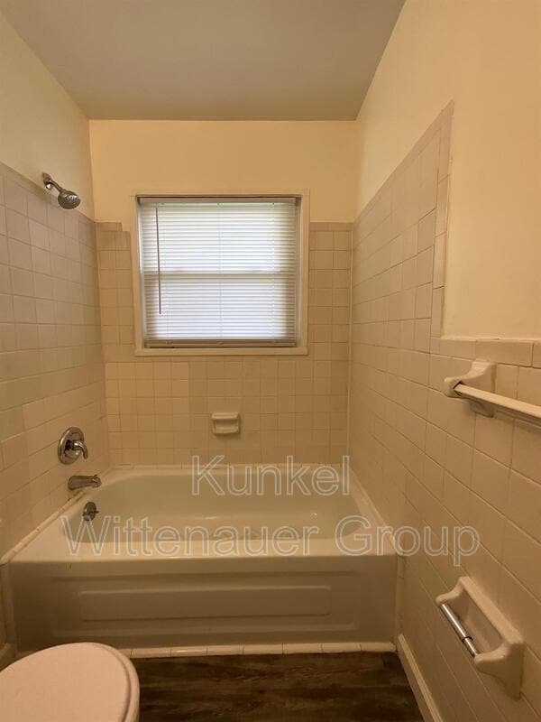 Building Photo - 516 Joy Dr