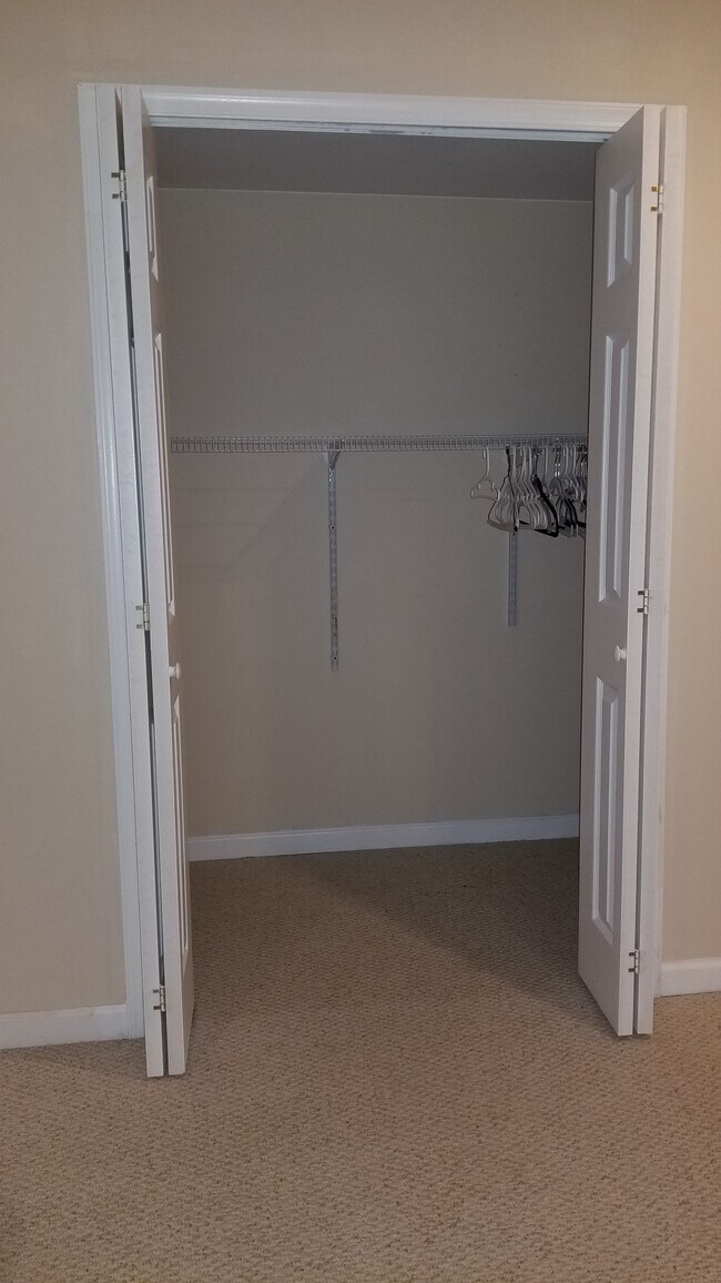 CLOSET - 4072 Sapling Way