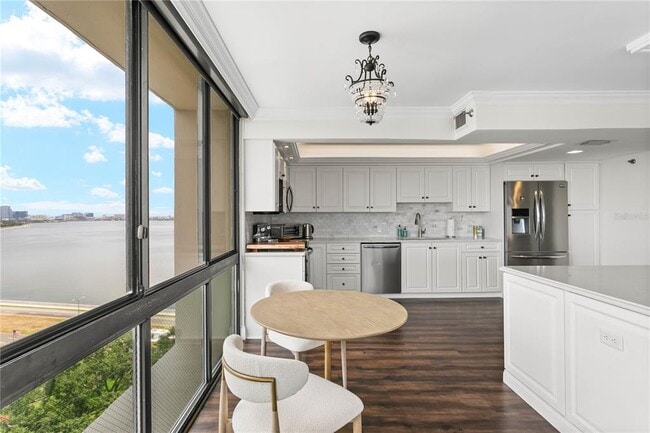 Building Photo - 3301 Bayshore Blvd