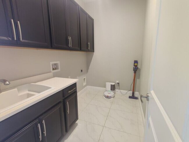 Building Photo - Beautiful home in Estates at Parkside