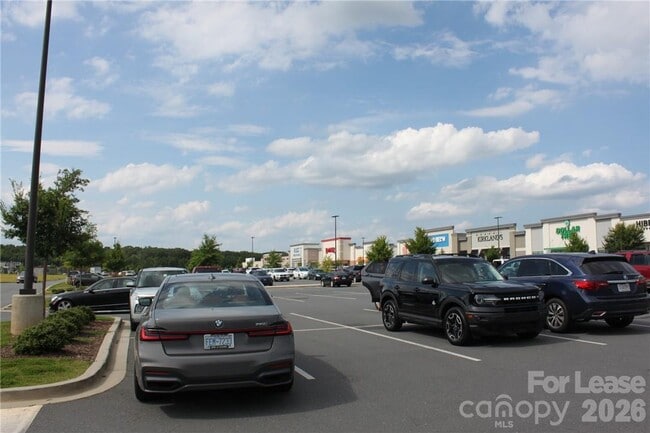 Building Photo - 6017 Sweetbay Ln