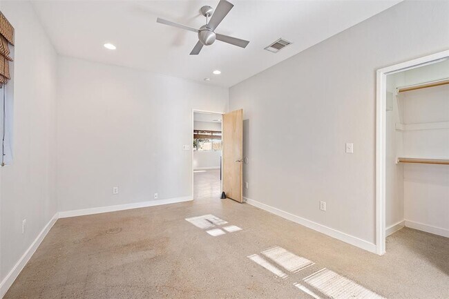 Building Photo - 5513 Agatha Cir