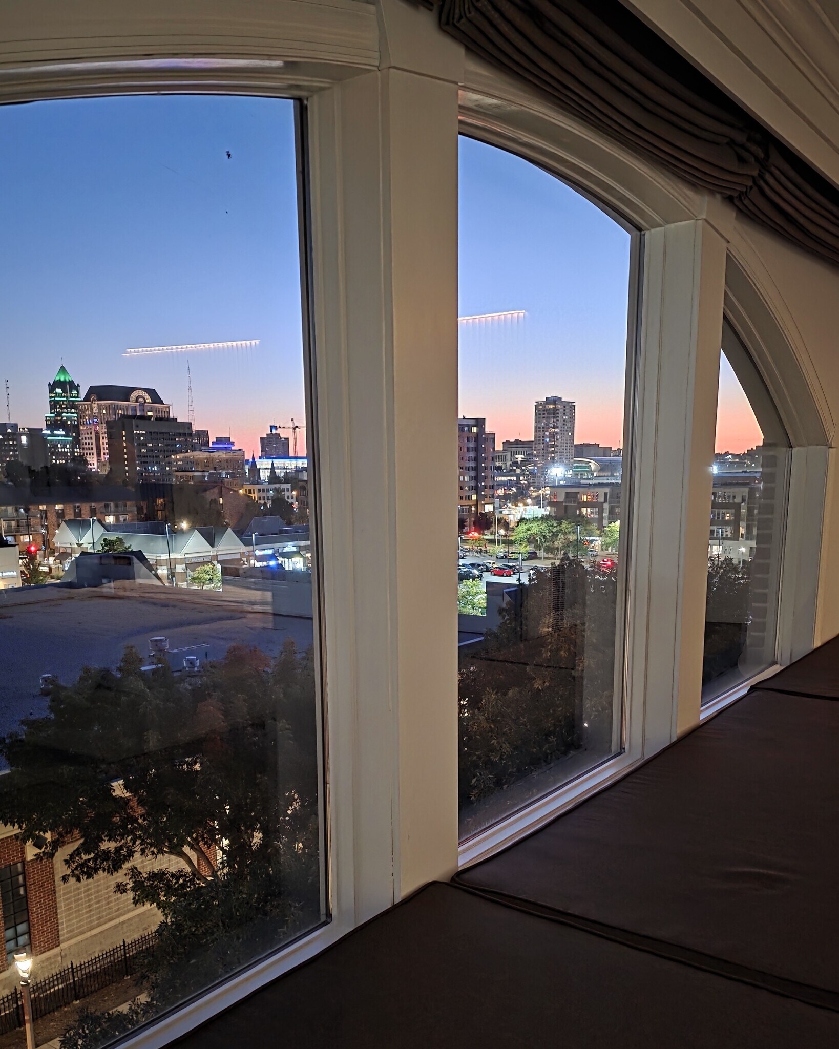 Building Photo - 1515 N Van Buren St