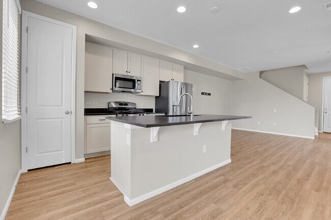 Building Photo - $2,600.00, 3 bedroom, 2.5 bathroom located...